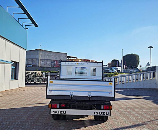 Isuzu NPR/NKR - immagine 6