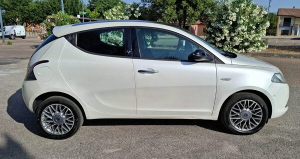 Lancia Ypsilon - immagine 8