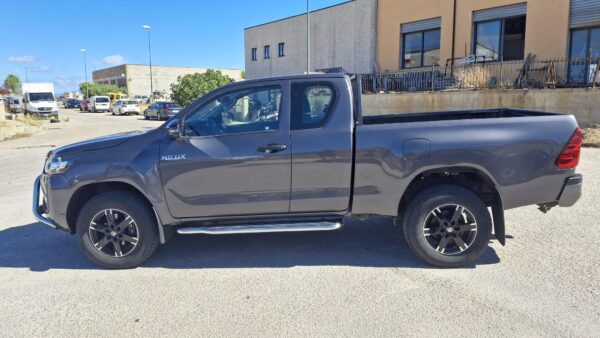 Toyota Hilux - immagine 4