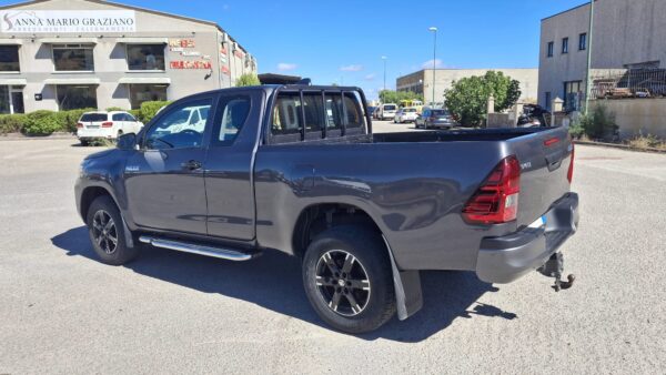 Toyota Hilux - immagine 5