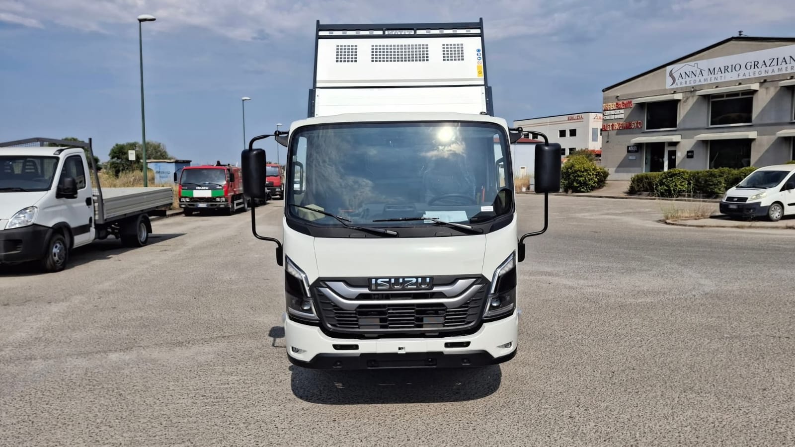 Isuzu NPR/NKR - immagine 2