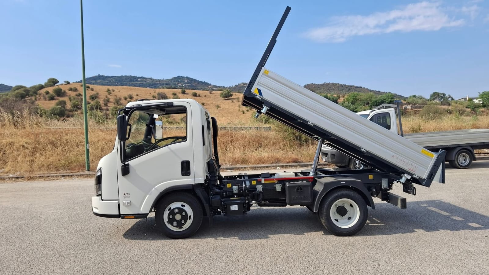 Isuzu NPR/NKR - immagine 3