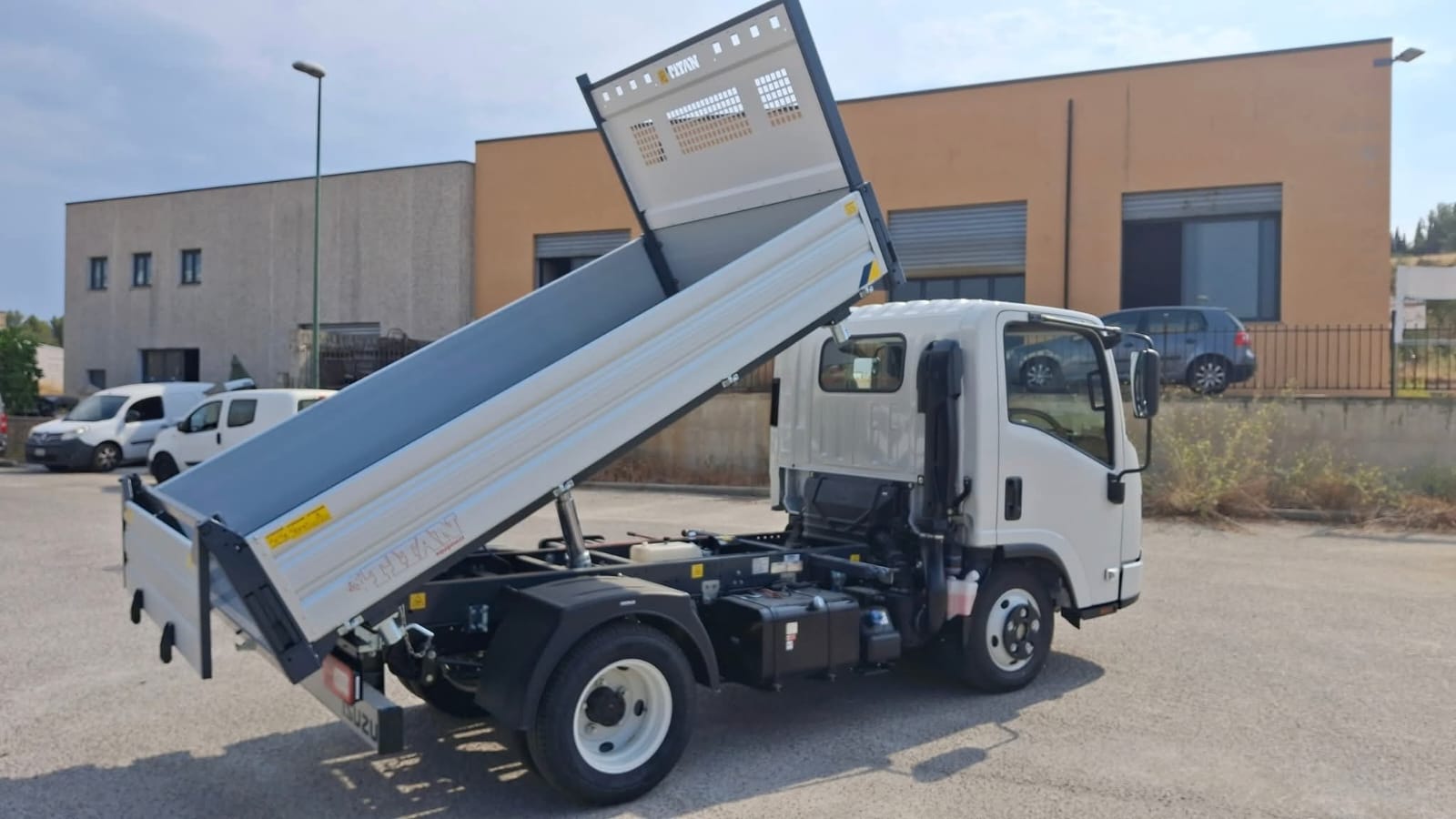 Isuzu NPR/NKR - immagine 5