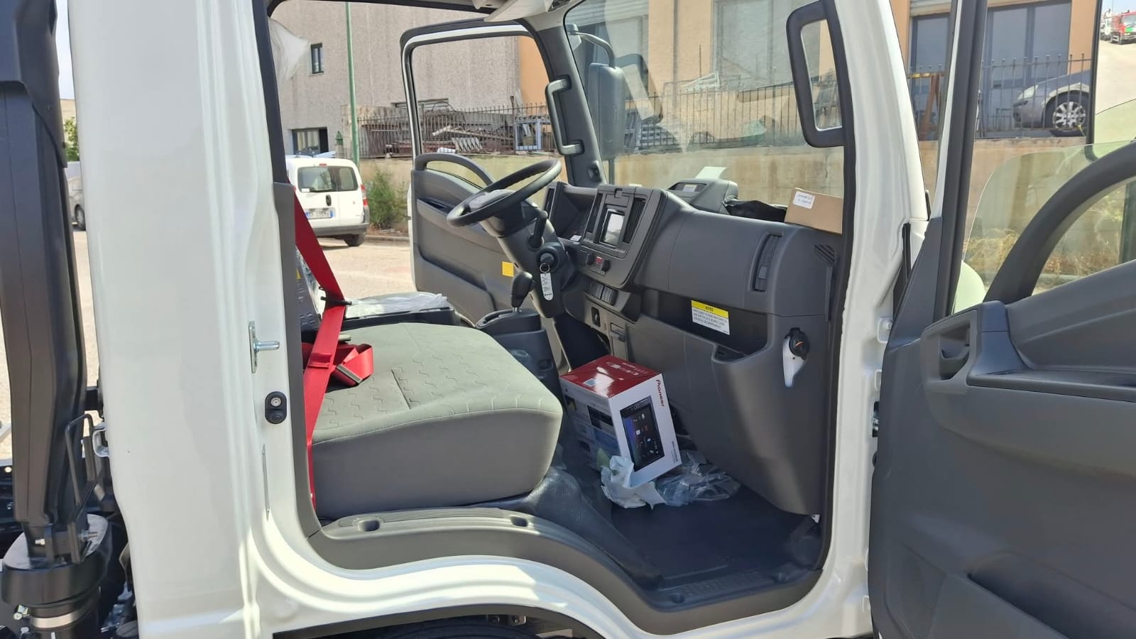 Isuzu NPR/NKR - immagine 8