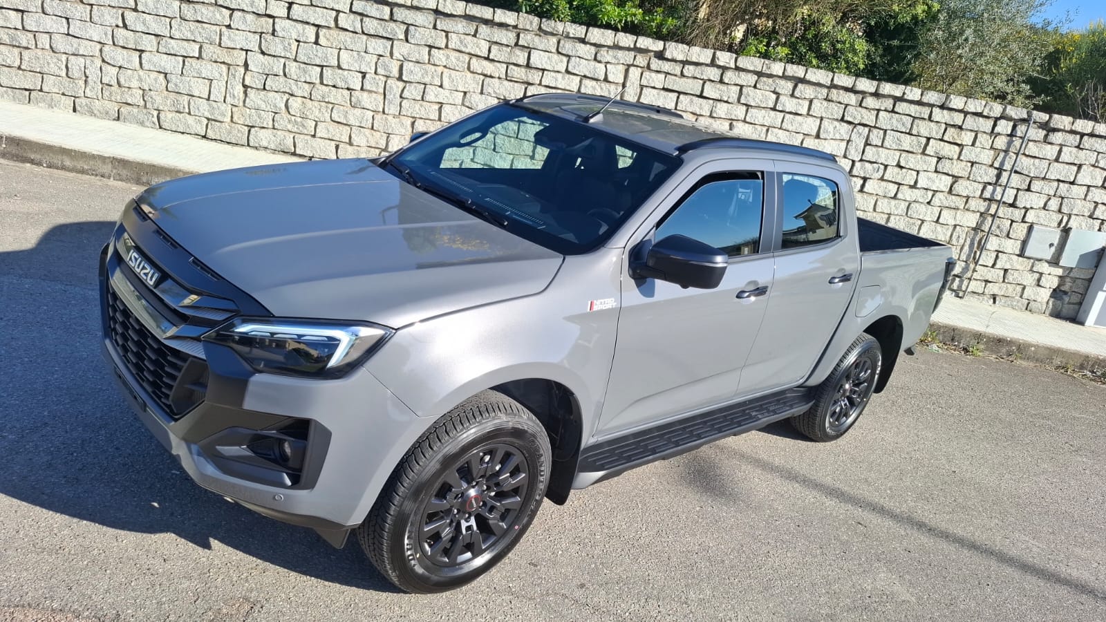 ISUZU D-Max Nitro Sport CREW 2.2
