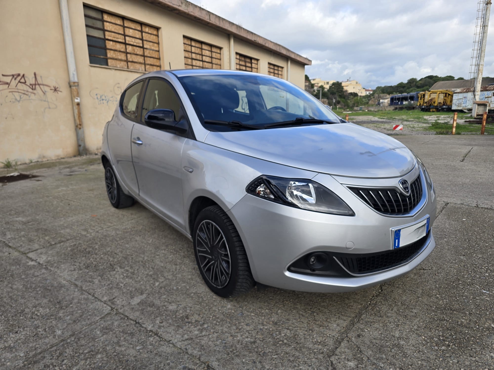 Lancia Ypsilon 1.0 Hybrid Ecochic